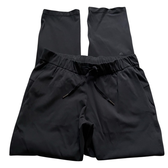 Lululemon Athletica On The Fly Woven 25” Black Pants in Size 8 - Picture 2 of 8